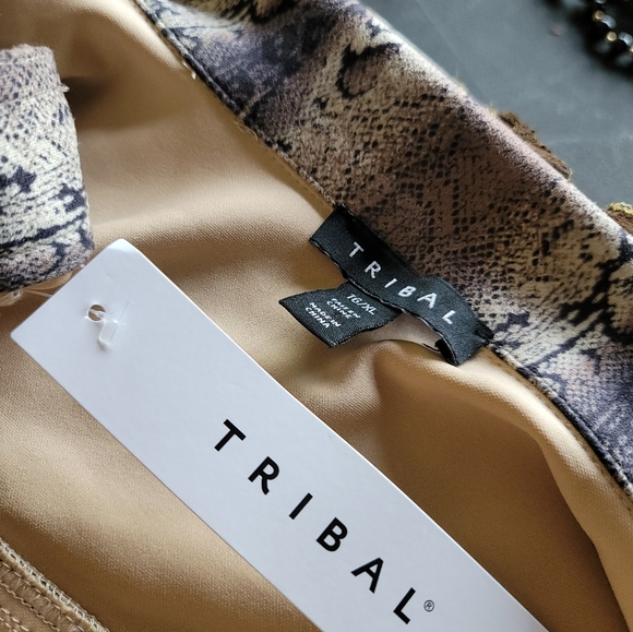 🚨REDUCED!! Tribal Shacket - Picture 3 of 3